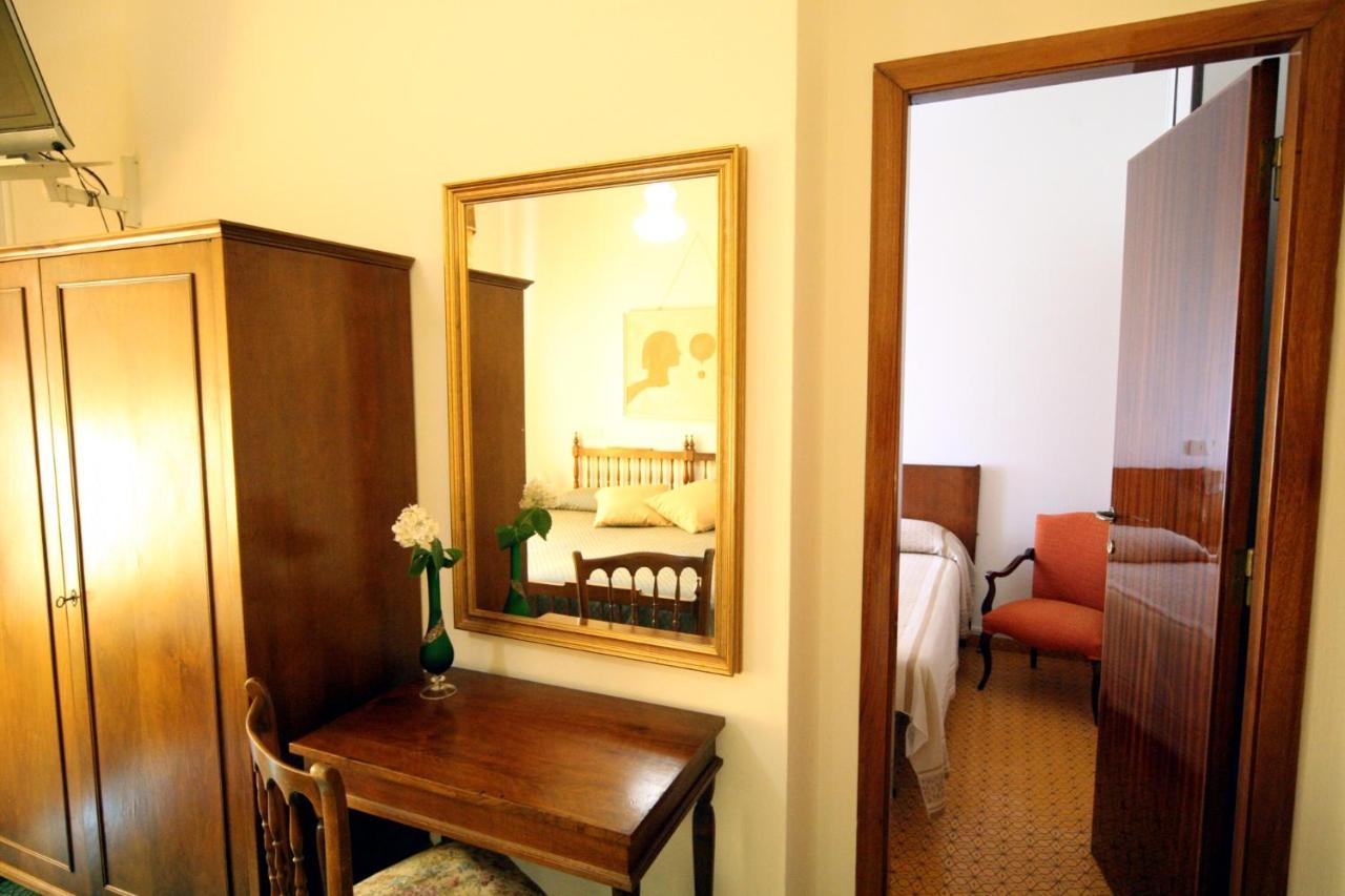 Albergo I Longobardi Chiusi Exterior foto